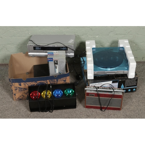 139 - A collection of electronics; including Roberts R606-MB radio, Tape/Cassette recorder/player, Acousti... 