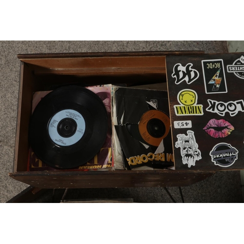 148 - Two boxes and one sewing box of assorted vinyl singles of mainly pop and easy listening to include E... 