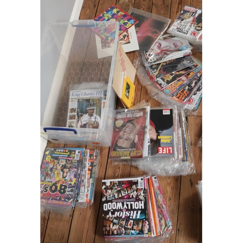 A large quantity of magazines, programmes and booklets; including movie ...