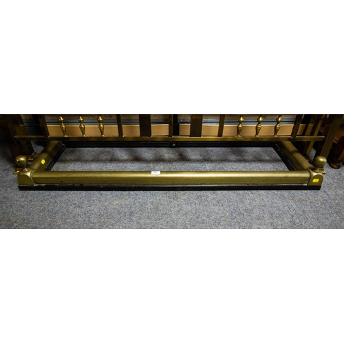 122 - BRASS + METAL FIRE FENDER. EXTERIOR 136CM LONG X 38CM DEEP, INTERIOR 120CM LONG X 30CM DEEP