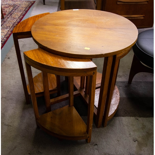 524 - QUALITY ROUND MAHOGANY NEST OF TABLES