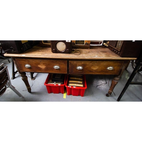 500 - ANTIQUE TAILORS TABLE 182 X 120