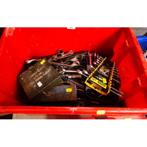 468 - LARGE QUANTITY OF SPANNERS