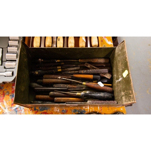 472 - LOT OF OLD + NEW CHISELS