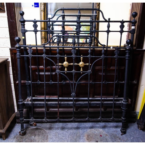 114 - 4FT BRASS + IRON BED ENDS + SIDES + FENDER