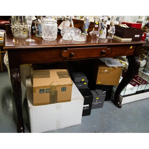 559 - WILLIAM IV MAHOGANY SIDE TABLE WITH DRAWER