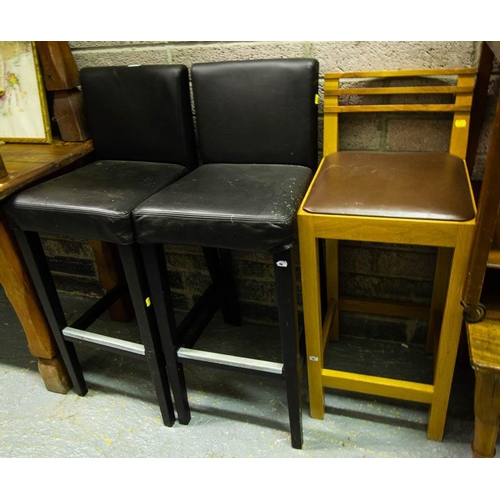 568 - 2 + 2 + 1 HIGH STOOLS