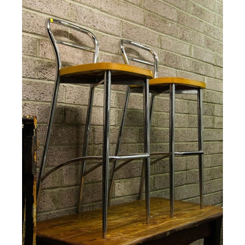 568 - 2 + 2 + 1 HIGH STOOLS