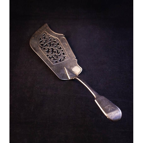 1 - SILVER FISH SLICE LONDON 1839 167G