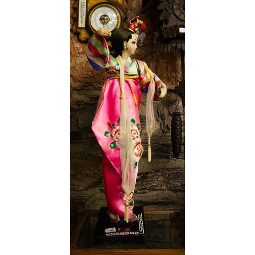 157 - EASTERN LADY IN CASE + FIGURE