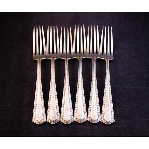 2 - 6 AMERICAN SILVER TABLE FORKS 284G