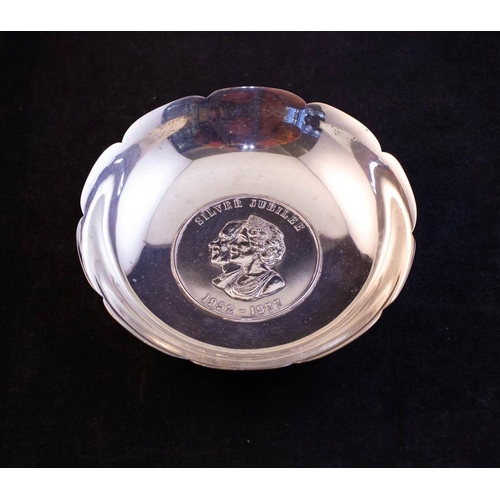 3 - SILVER JUBILEE PRESENTATION BOWL 1977 159G