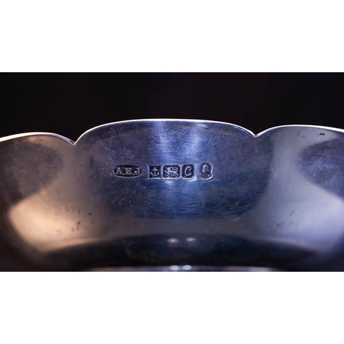 3 - SILVER JUBILEE PRESENTATION BOWL 1977 159G