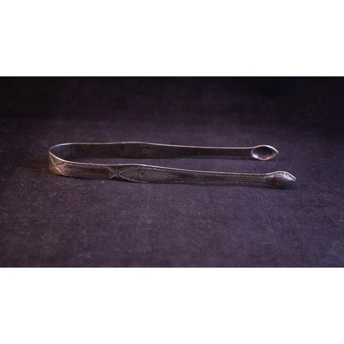 8 - HESTER BATEMAN SILVER TONGS 1780 30G