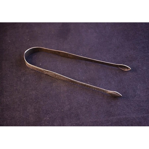8 - HESTER BATEMAN SILVER TONGS 1780 30G