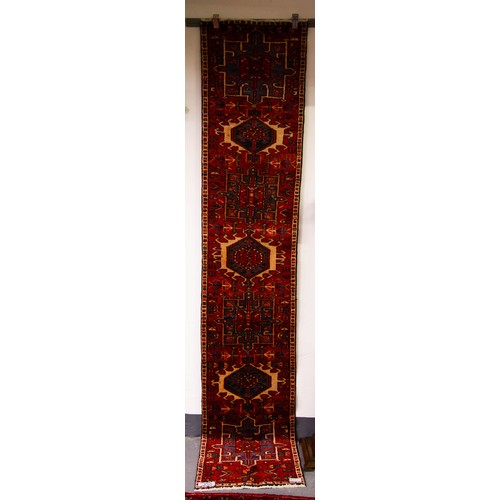 27 - NORTH IRANIAN HERIZ RUNNER 305 L X 62 W CM