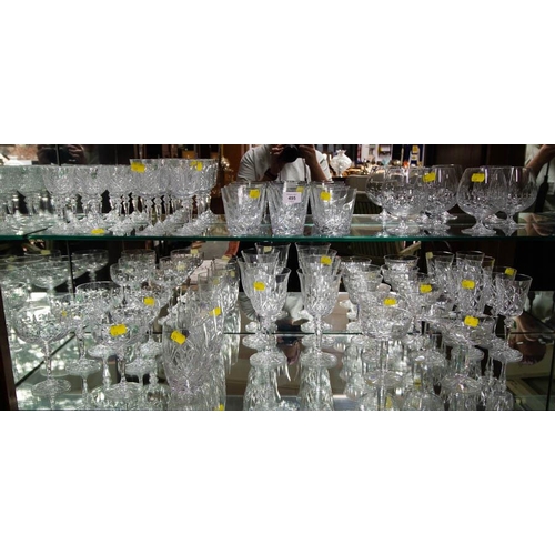 495 - LARGE COLLECTION OF GALWAY CRYSTAL GLASSES