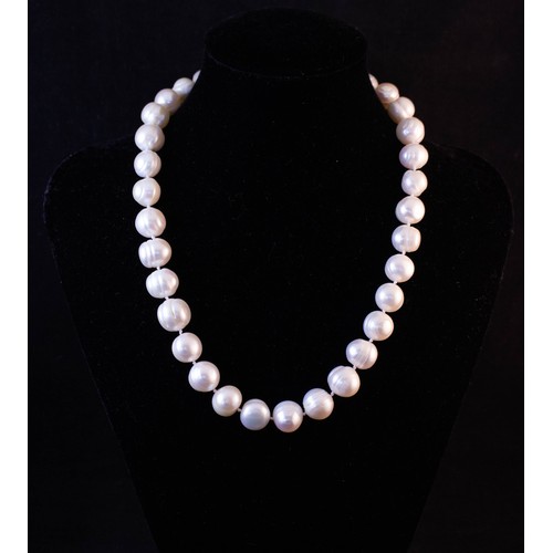 146 - PEARL NECKLACE