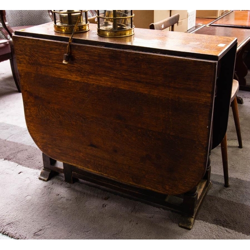 202 - DROP LEAF OAK TABLE + 4 CHAIRS