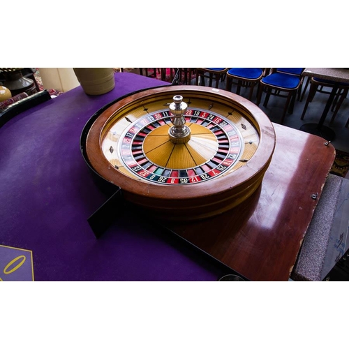 50 - ROULETTE TABLE