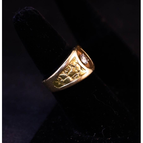 193 - UNISEX 14K YELLOW GOLD RING WITH CLAW SET DIAMONDS 0.3CT 12.9G