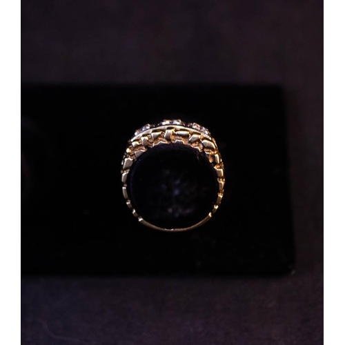 194 - VINTAGE 10K YELLOW GOLD 3 STONE RING SET IN WHITE GOLD 6.3G