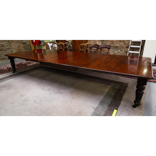 QUALITY ANTIQUE MAHOGANY  DINING TABLE WITH 5 LEAVES AND FLUTED LEGS 452 X 161CM X 73CM HIGH. (14"10' X 5"3')