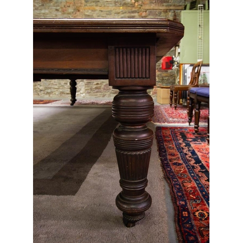 232 - QUALITY ANTIQUE MAHOGANY  DINING TABLE WITH 5 LEAVES AND FLUTED LEGS 452 X 161CM X 73CM HIGH. (14