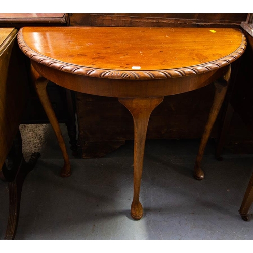 506 - MAHOGANY SOFA TABLE AF 90L X 50D X 77H CM + HALF MOON TABLE