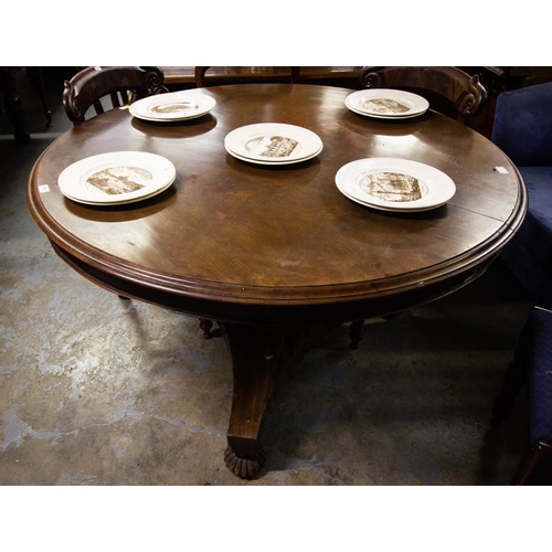 527 - VICTORIAN ROUND TABLE ON PEDESTAL 130CM DIAM