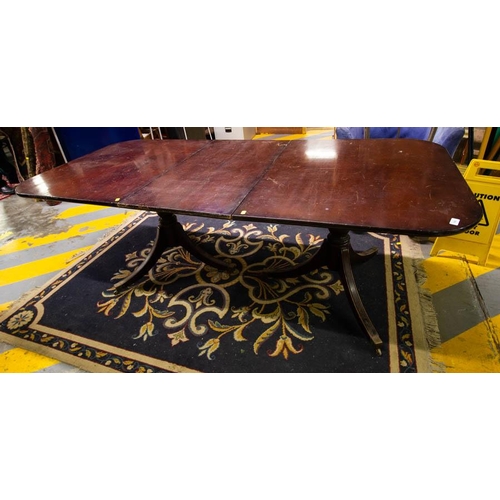 542 - DOUBLE TRIPOD DINING TABLE + LEAF - AF