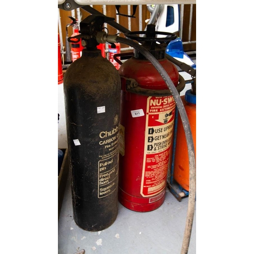 611 - LOT OF EXTINGUISHERS ETC - AF