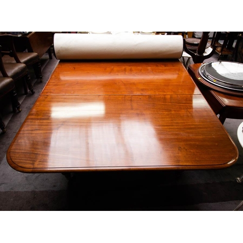 282 - QUALITY VICTORIAN MAHOGANY DINING TABLE WITH 2 LEAVES AND COVER