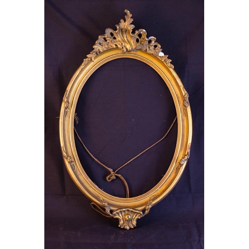 64 - PAIR OF ANTIQUE OVAL GILT FRAMES AF 59 X 37CM