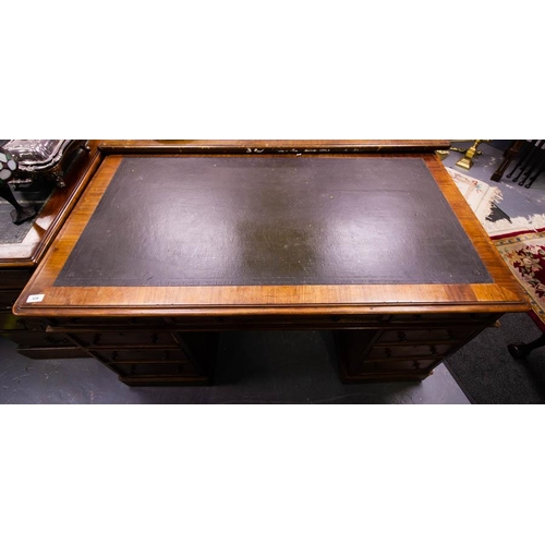 438 - MAHOGANY LEATHER TOP DESK 136 X 77 X 75CM HIGH