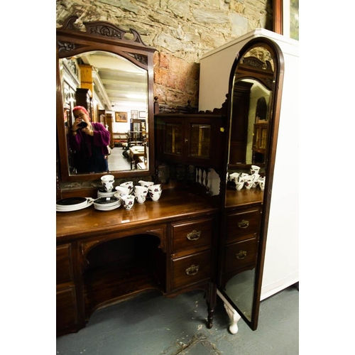 493 - WALNUT SUNK CENTRE DRESSING CHEST WITH SIDE MIRRORS 120W CM