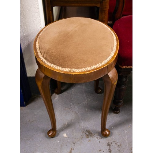 552 - OVAL TOP MAHOGANY DRESSING STOOL 50 X 38 X 48H + 2 + 2 VICTORIAN MAHOGANY DINING CHAIRS AF