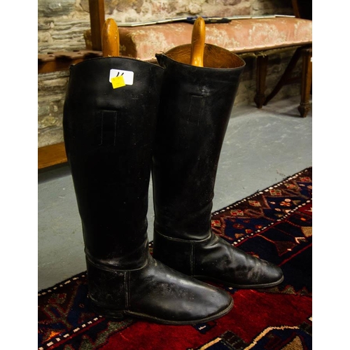 148 - PAIR OF RIDING BOOTS WITH TREES
Boot measures 31.5cm heel to toe on the bottom