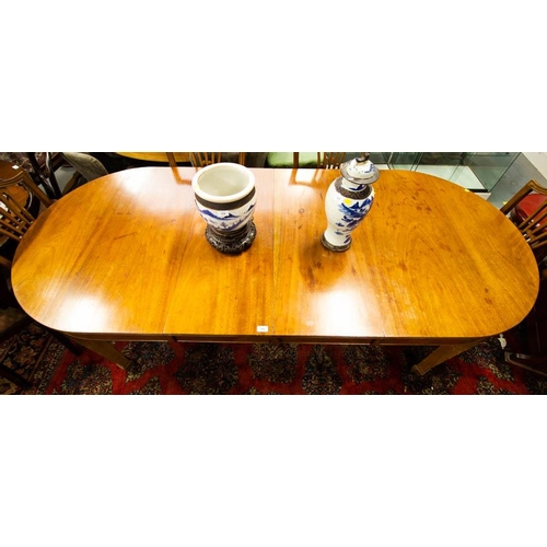 149 - OVAL END MAHOGANY DINING TABLE WITH 2 LEAVES + 6 CHAIRS - 127L X 100W X 75H CM