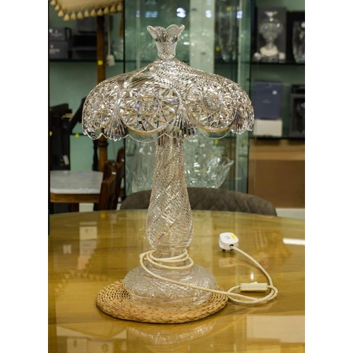 WATERFORD CRYSTAL MASTER CUTTER MUSHROOM LAMP 58H CM - CHIP ON TOP
