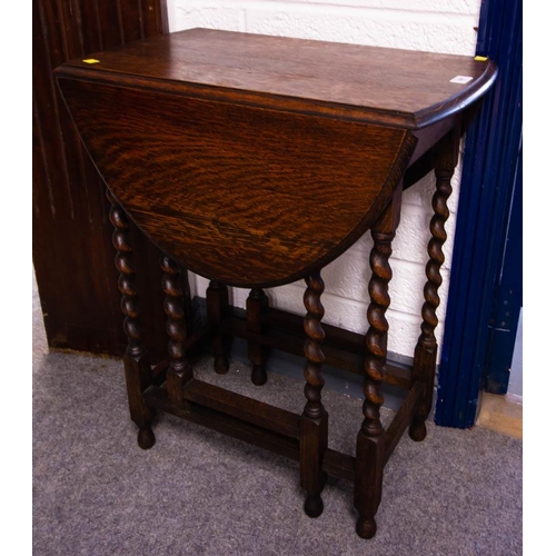 506 - NEAT BARLEY TWIST OAK DROP LEAF TABLE.60CM WIDE