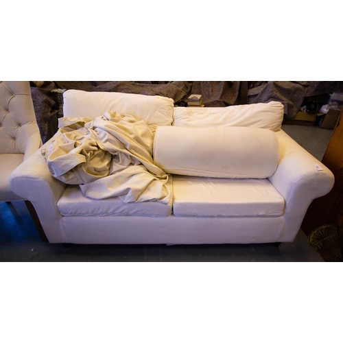 542 - 2 SEATER SETTEE WITH LOOSE COVER