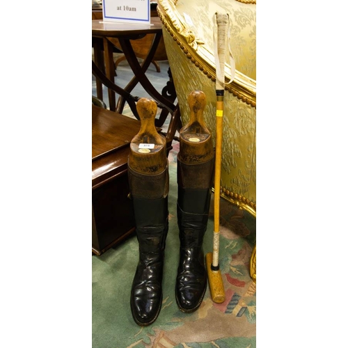 575 - PAIR OF RIDING BOOTS WITH TREES BY MAXWELL DOVER ST LONDON + POLO MALLET
Boot measures 28cm heel to ... 