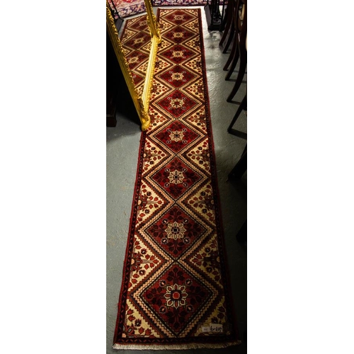 219 - FINE WOVEN HARDIBEL RUNNER WITH DIAMOND DESIGN . 365 X 60CM