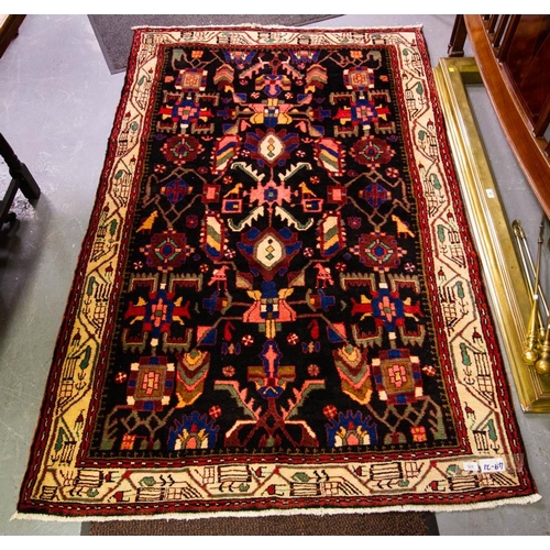 225 - PERSIAN FULL PILE HAMADAM VILLAGE RUG WITH ALLOVER DESIGN . 208 X 135CM