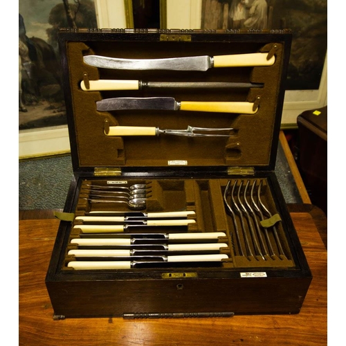 326 - CANTEEN OF CUTLERY IN OAK CASE