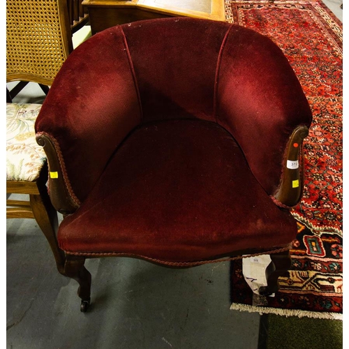 372 - MAHOGANY FRAME CLUB CHAIR