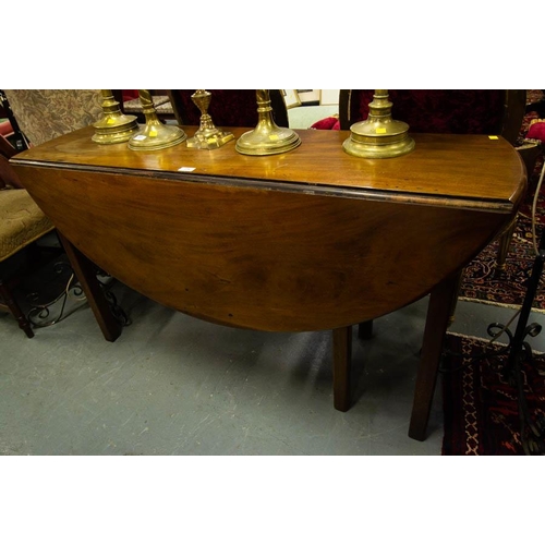 376 - 5FT MAHOGANY HUNTING TABLE 131L X 115W X 72H CM