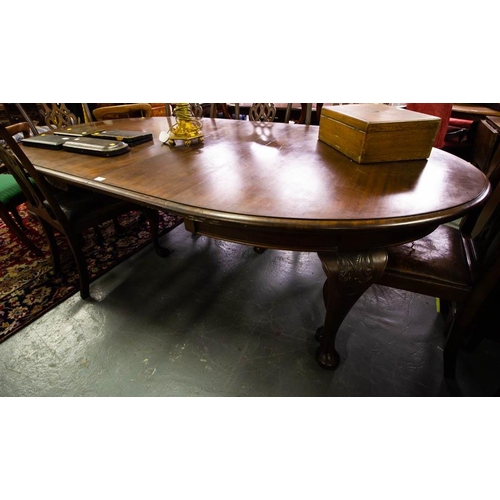 414 - OVAL MAHOGANY DINING TABLE WITH 2 EXTRA LEAVES 165 X 124 CM - 38CM EACH LEAF