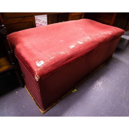 435 - LIFT TOP OTTOMAN 125W X 59D X 40H CM